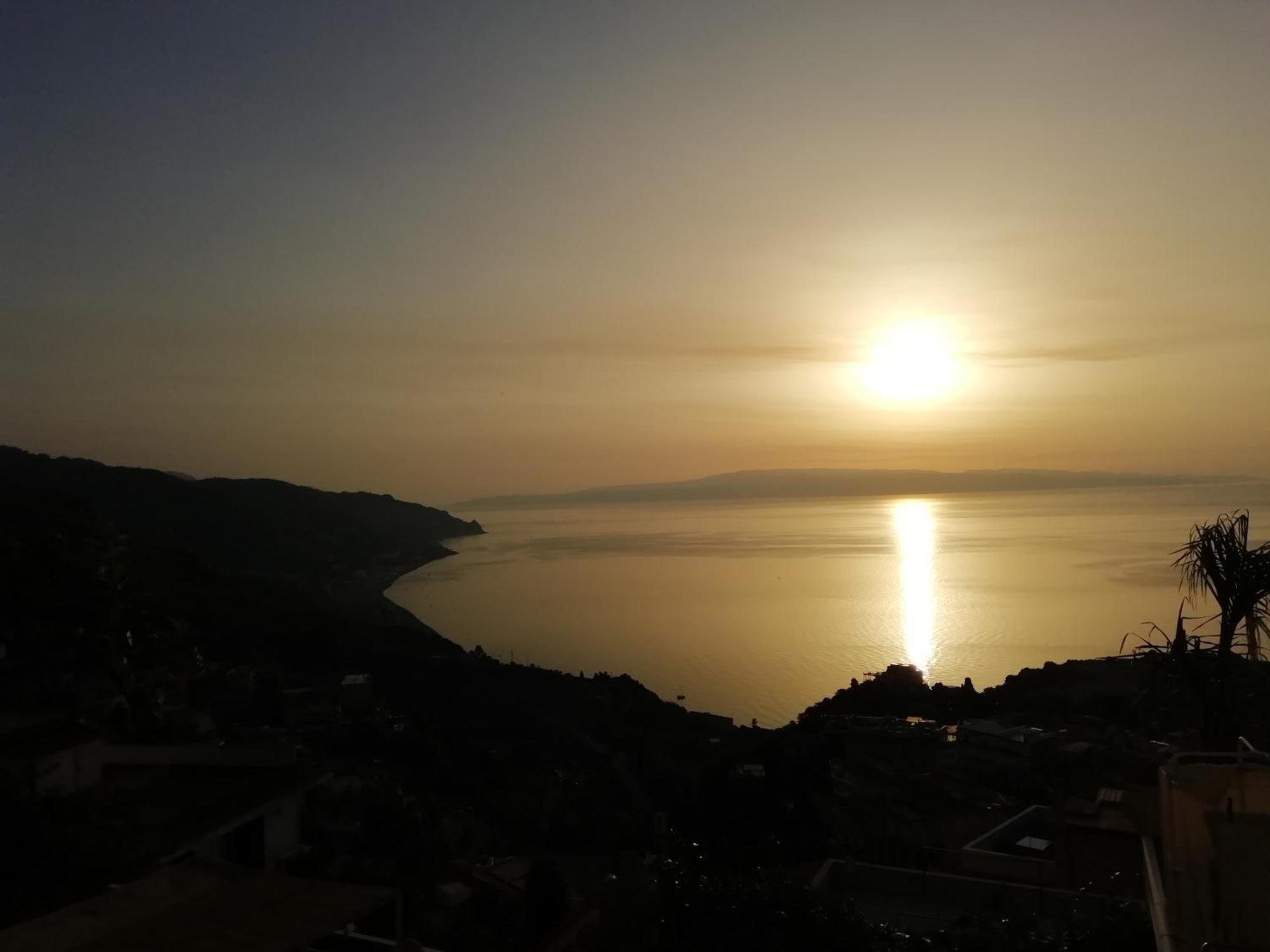 Villa Johnny And Mary'S House Breathtaking View Таорміна Номер фото